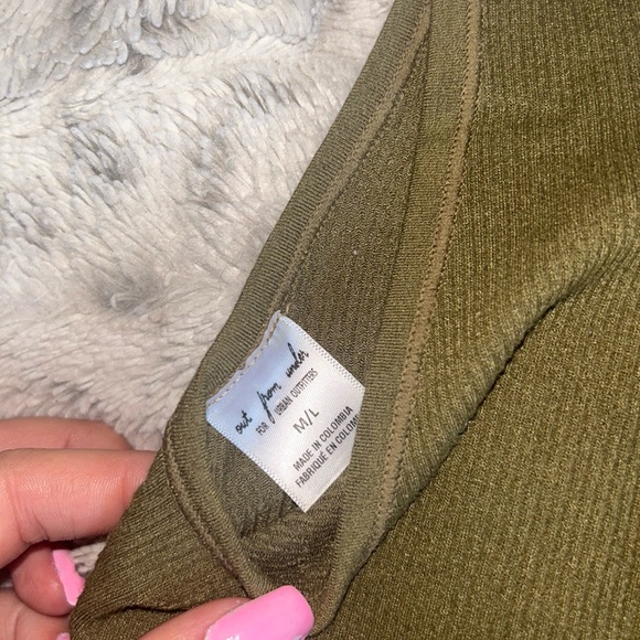 Green Ribbed Twist Tank - Picture 3 of 5